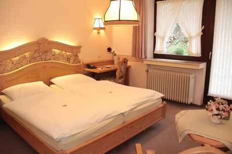 Gemütliches Doppelzimmer im Hotel zum Walde in Stolberg